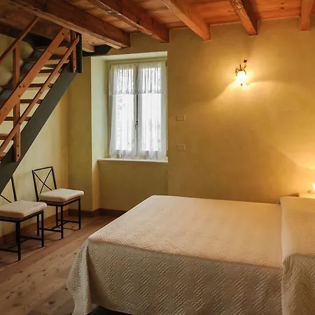 Cascina Le Preseglie Εξοχικό σπίτι *